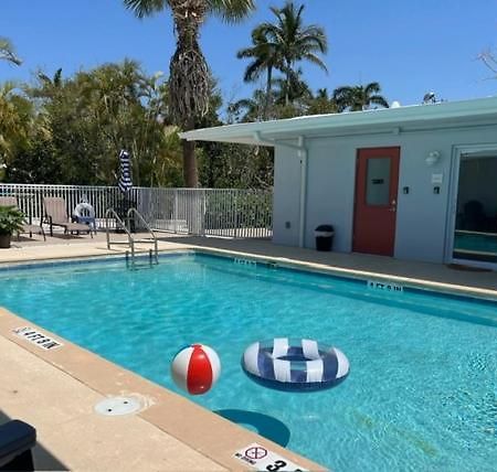 Sunshine Island Inn - Adults Only Sanibel Exterior photo